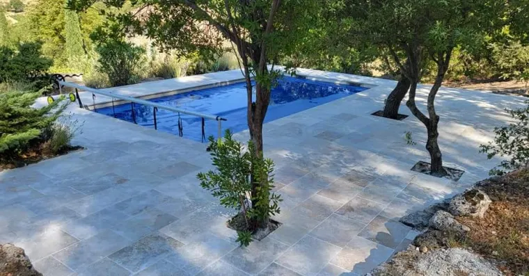 Pose de revêtement autour de piscine à Draguignan, Draguignan, AG Rénov
